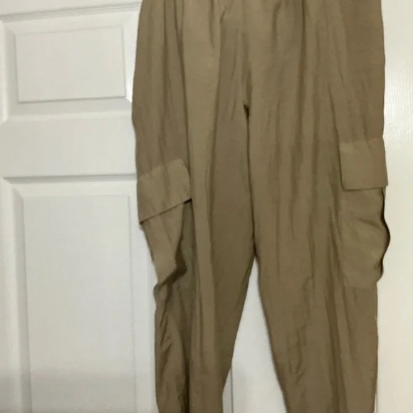 Zara womens Beige Cargo Pants - Picture 3 of 6